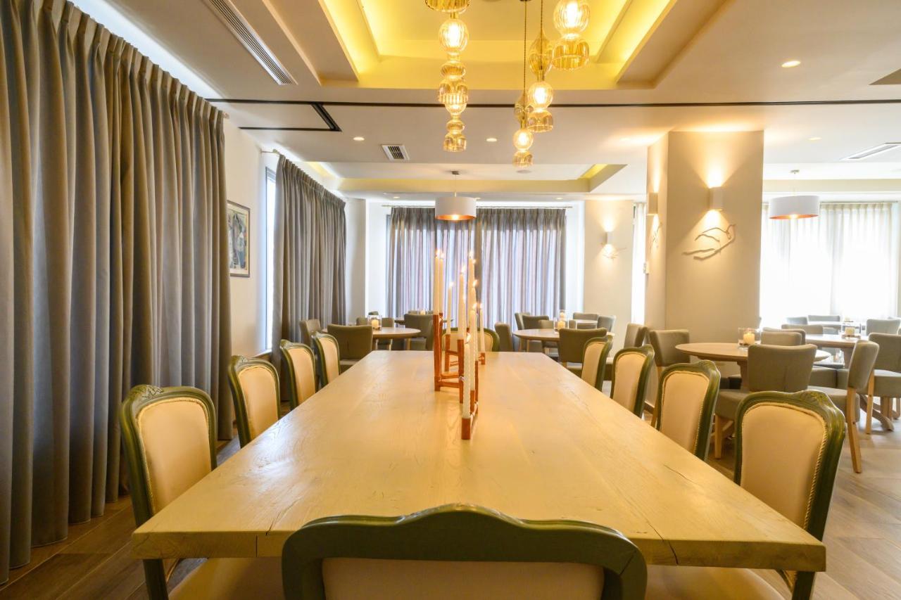 Hotel Emerald